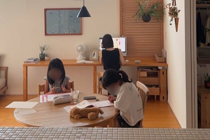 つっつさん家族で過ごすリビング