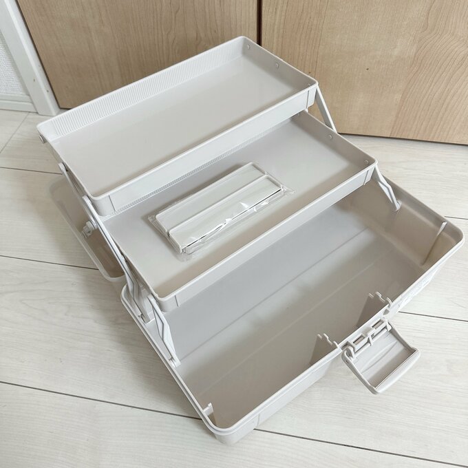 ツールボックスの蓋を開けた画像