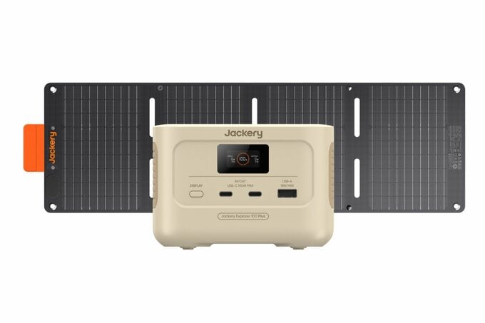 『Jackery Explorer 100 Plus（サンドゴールド）』と『Jackery SolarSaga 40 Mini ソーラーパネル』