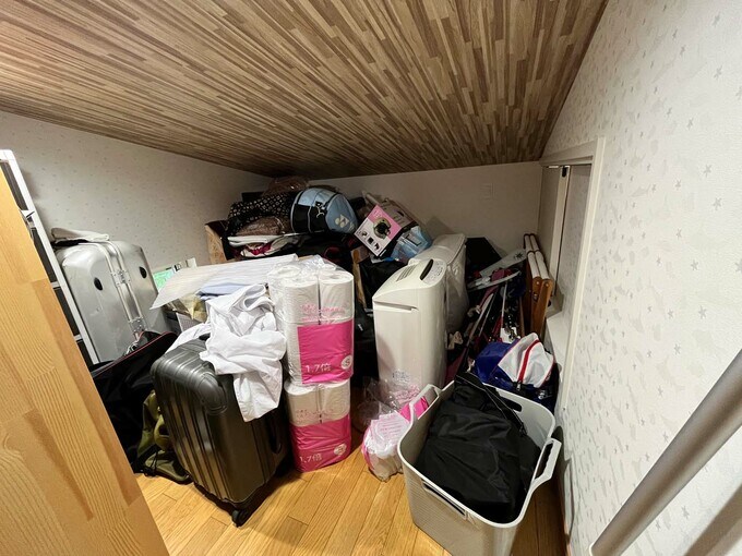出し入れするのが大変な小屋裏スペース