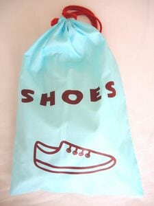 フラットシューズ