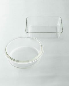 電子レンジで調理できる耐熱の保存容器を使う