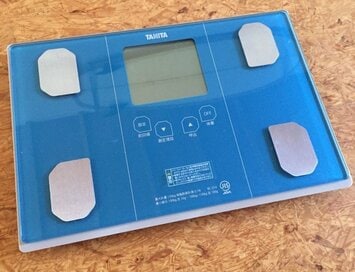 朝イチ、トイレ後の計測がマル！正しく体重計を使って「やせポイント」を知る