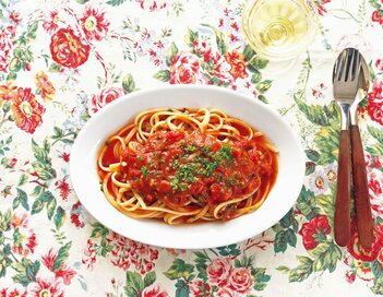 カルディ元・店員と現役社員も大好き！「中の人」が何度もリピするアイテム10選