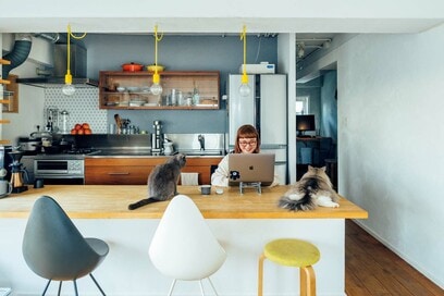 ヴィンテージマンションをリノベして、4匹の保護ネコと心地よい暮らしを