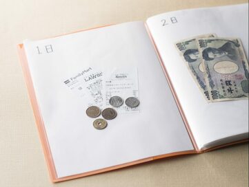 年間50万円貯まった人も！超簡単にできると話題のクリアファイル家計簿術とは？
