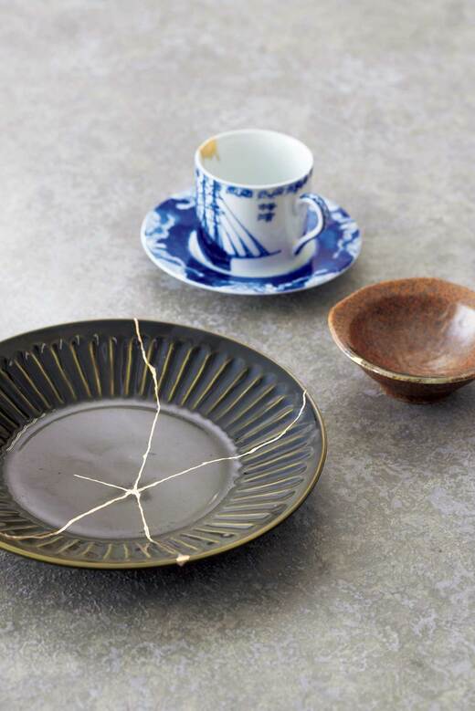金継ぎをした食器