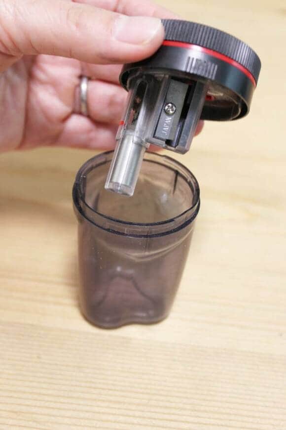 フタ部分を取り出す