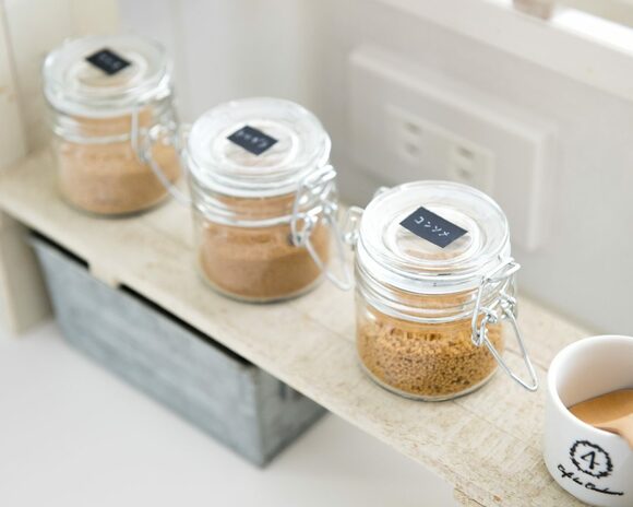 見た目がおしゃれなガラス容器に