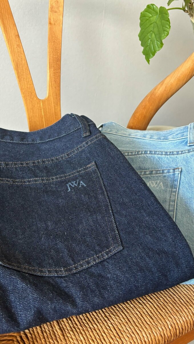 UNIQLO and JW ANDERSON「ストレートジーンズ」