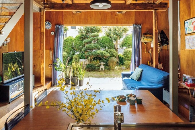 庭を切り取るピクチャーウィンドウ