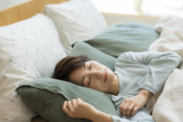 30～50代の女性に深刻な睡眠負債。ぐっすり眠るための対策4つ ESSEonline（エッセ オンライン）