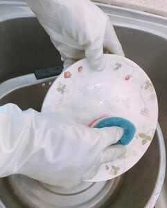 さらにゴム手袋をしたままお皿洗いをすることも