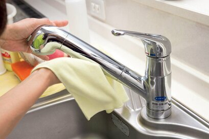 ＜シンク回りの掃除術＞プロの手順でやれば、スルッと汚れ落ちして気分最高！