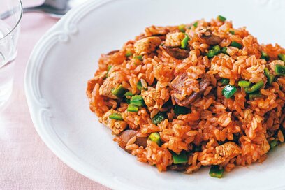 プロがつくる「チキンライス」のレシピ。炒める順番が味を決める