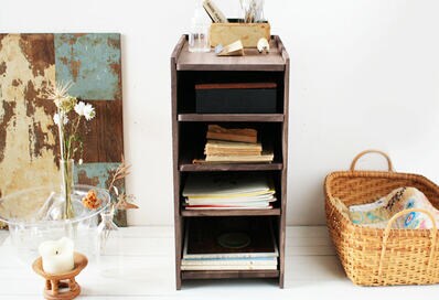 100均グッズで簡単DIY！古道具のような本格的「木製収納棚」を作ろう！