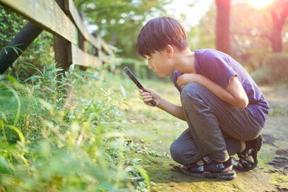 新学期、「友だちができなくても問題ない」子どもの見分け方。年の離れた友人を選んだ方がいいケースも