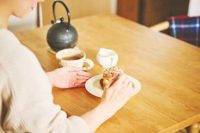 50代ひとり暮らし「人と比べる」のはやめた。自分をごきげんにして、ラクに生きる