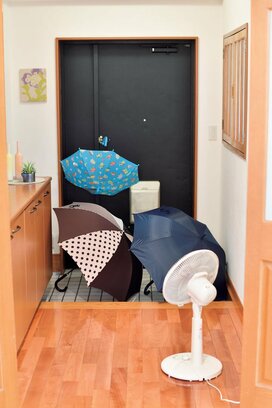 傘のいやなにおいがもう残らない。梅雨どき玄関ケア