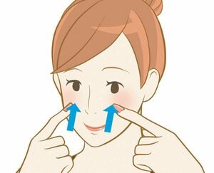 化粧のノリが 顔のむくみを ツボ押しで美のお悩みを回避 Esseonline エッセ オンライン
