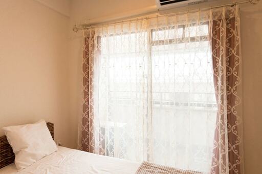 リノベーション後の洋室を入口から撮った写真