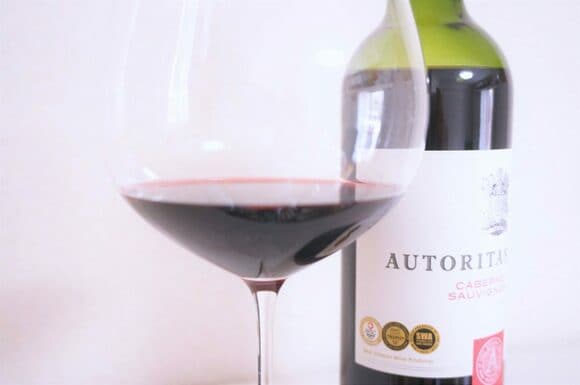 しっかり目な赤が好きな人におすすめしたい味です。