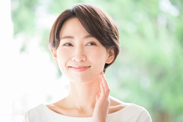 笑顔の女性