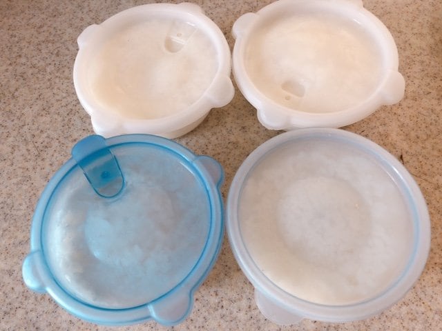 タッパーにご飯