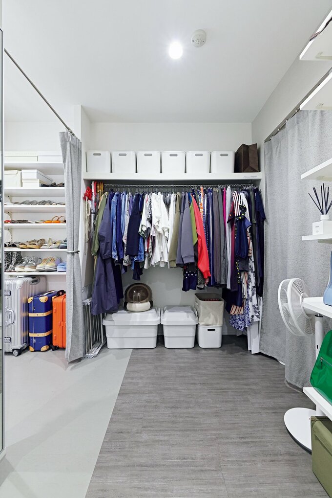 玄関土間とつながるウォークスルークローゼット