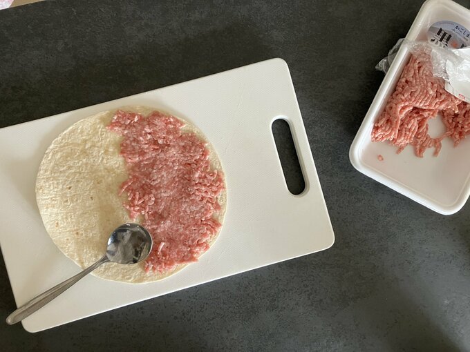 ひき肉を塗る