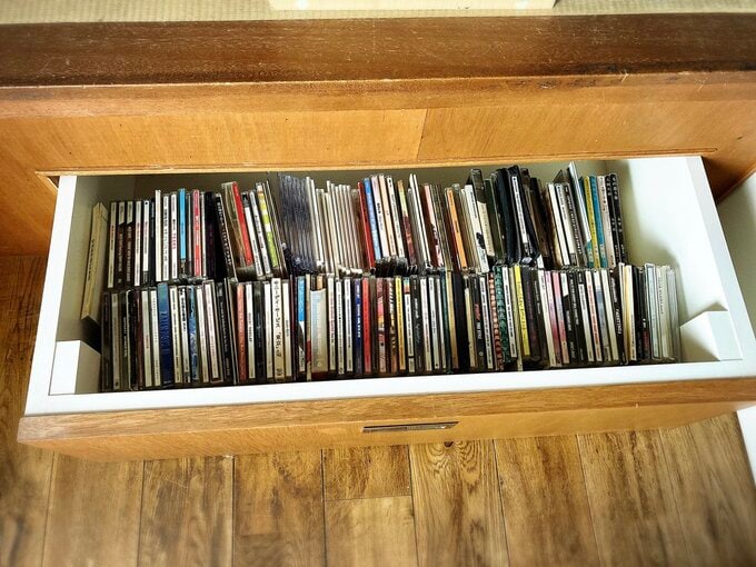 小上がり下にCDを収納