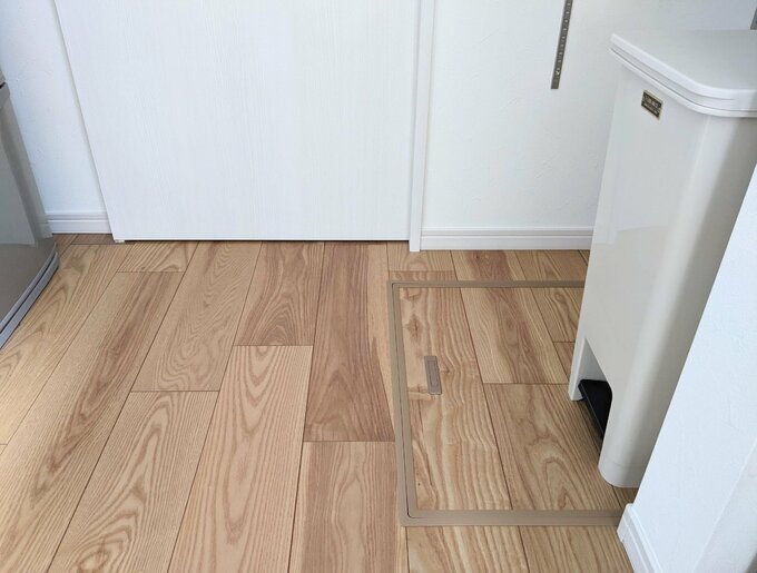 パントリー内にある床下収納の使われ方