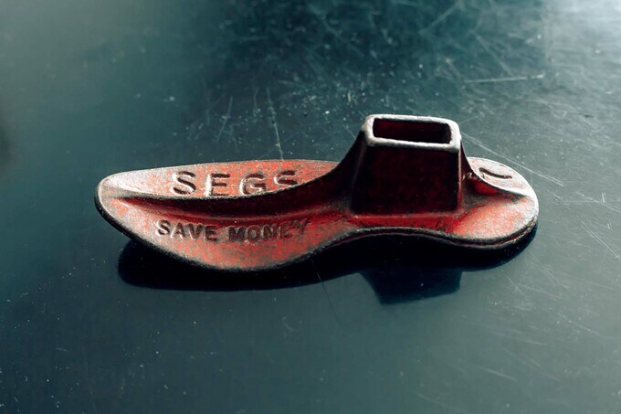 金属製の靴の型