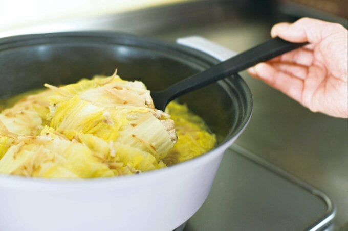 豚肉と白菜を煮る