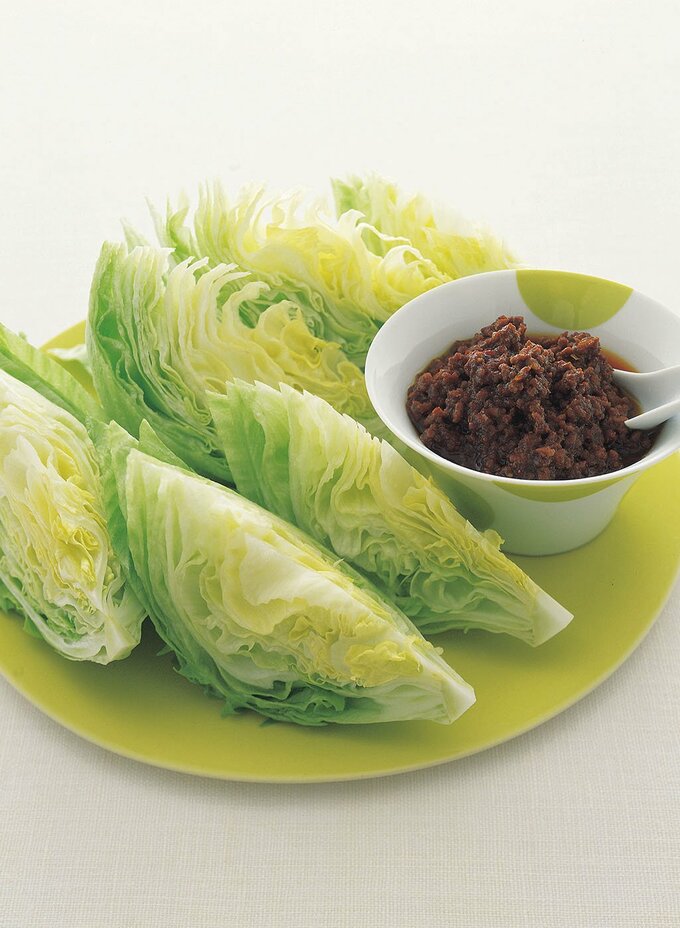 レタスの肉みそ添え