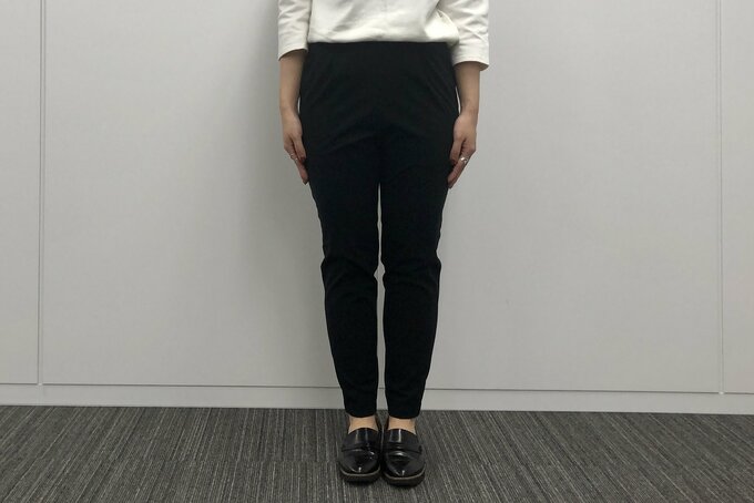 美脚パンツ正面