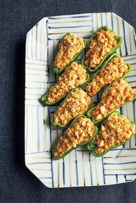 パリッと食感、冷やし生ピーマンと豆腐そぼろの肉づめ。工程も最小限でラクちん