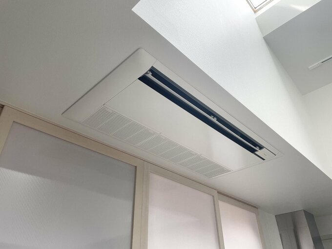 天井埋め込みタイプのエアコン
