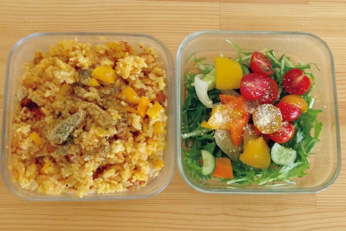 つくりおき容器のまま食卓に出す