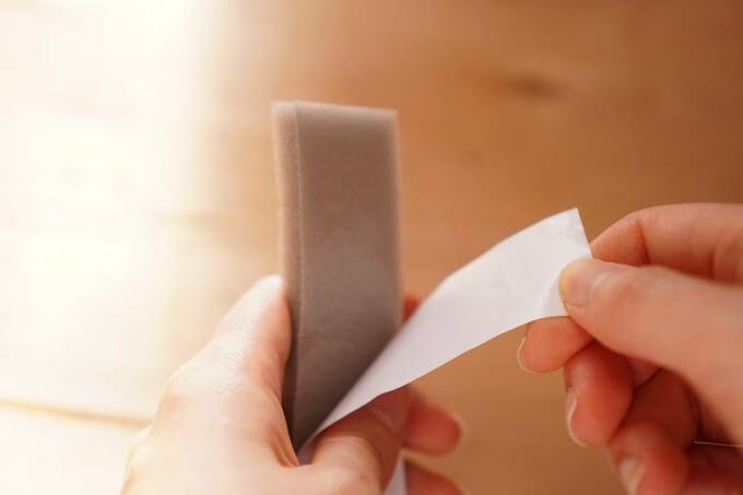 すきまテープめくる