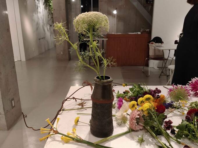 ケーキより一輪の花を 花ビンに出合って得た楽しみ 今日はなにを手に取ろう Esseonline エッセ オンライン