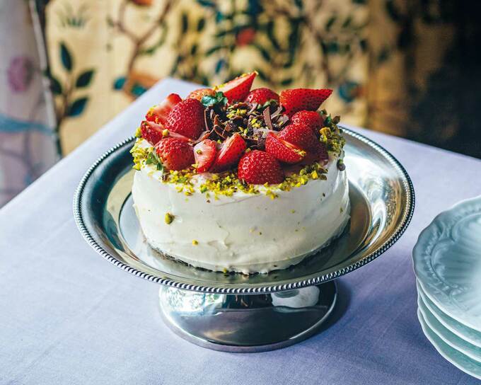 ヨーグルトクリームのショートケーキ