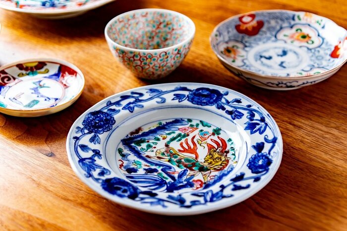 カラフルな絵皿は食卓を華やかにする魔法のアイテム | ESSEonline（エッセ オンライン）