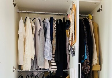 50代「服が増えない」クローゼットのつくり方。“なにを着ても似合わない”悩みを解消