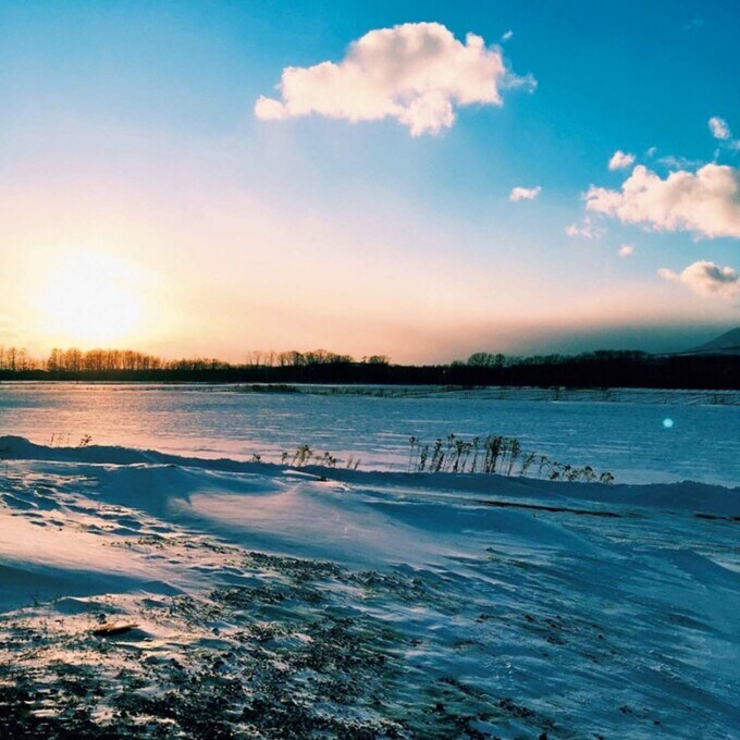 北海道の冬の夕暮れ