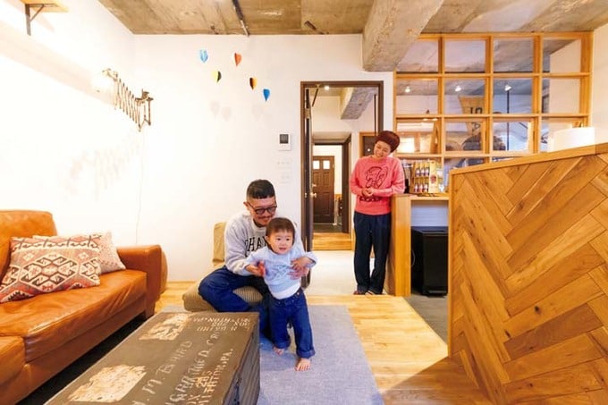 キッチンから目が届くリビング