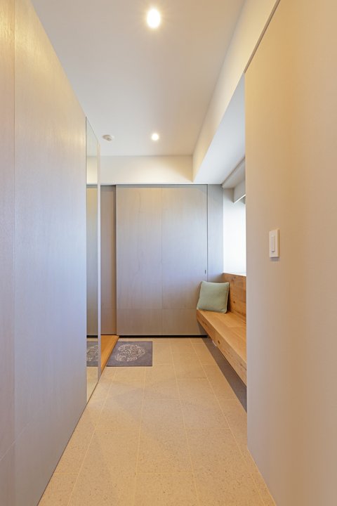 扉を閉めるとスッキリする玄関土間のクロゼット