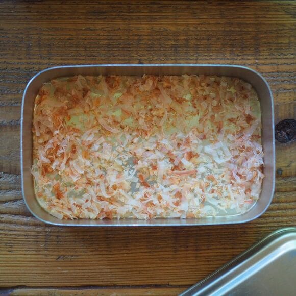 ご飯とおかかとのりは交互に重ねていく