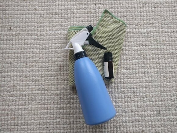 お酢の殺菌力にエッセンシャルオイルで香りをつけるとキレイになった感が増します