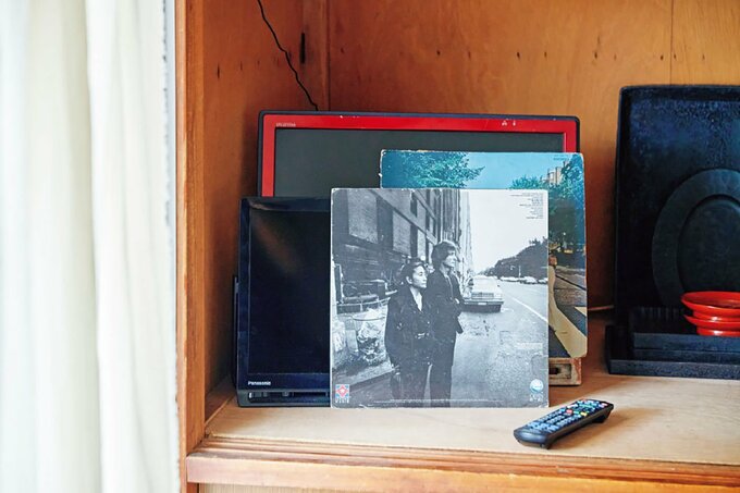 ポータブルテレビ前のレコード